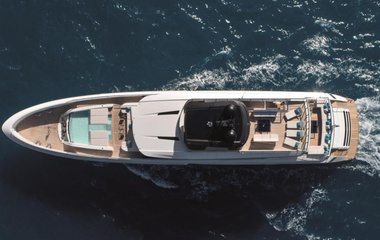 Mangusta Cécile B