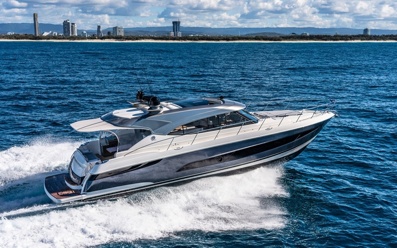 Riviera 5400 Sport Yacht Platinum Edition