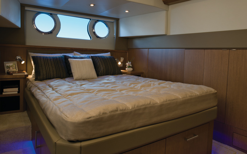 Carver 54 Voyager