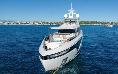Azimut H
