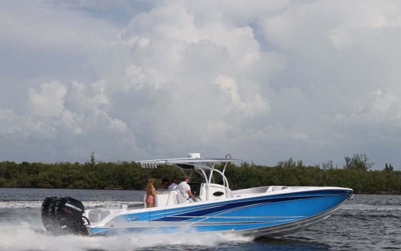 Nor-tech  390 Sport Cuddy