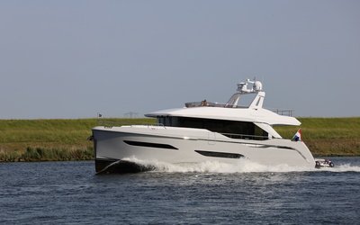 Van den Hoven Voyager 61