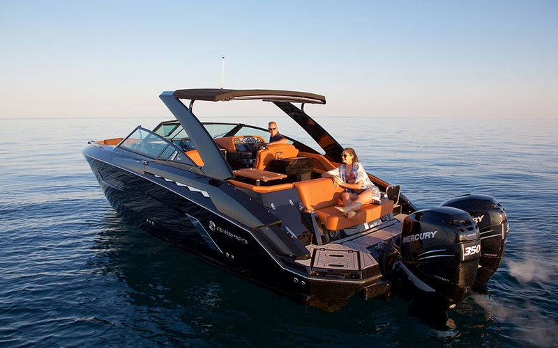 Cruisers Yachts 338 Outboard