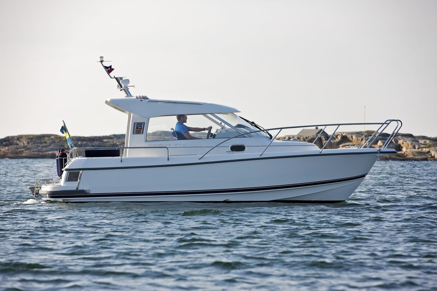 Nimbus 27 Nova with hardtop