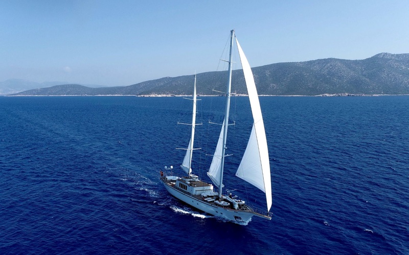 Aegean 39 M