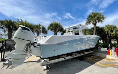 Twin Vee 340 Center Console GFX