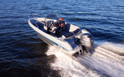 Yamarin Cross 61 Center Console