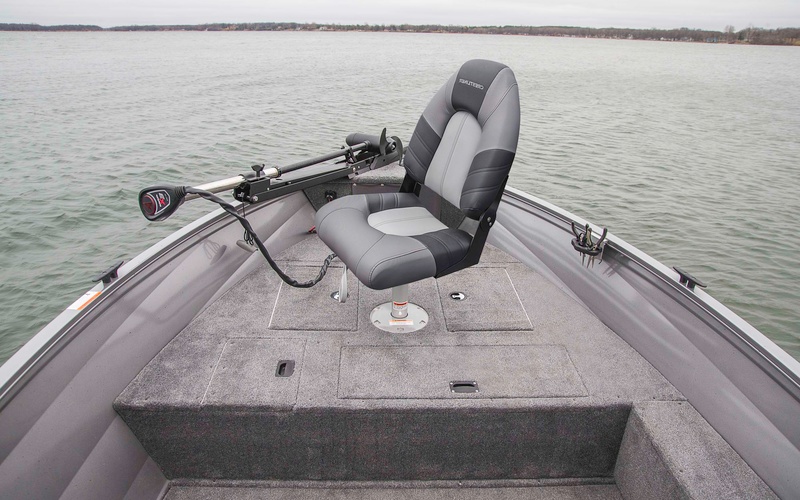 Crestliner 1600 Vision Tiller