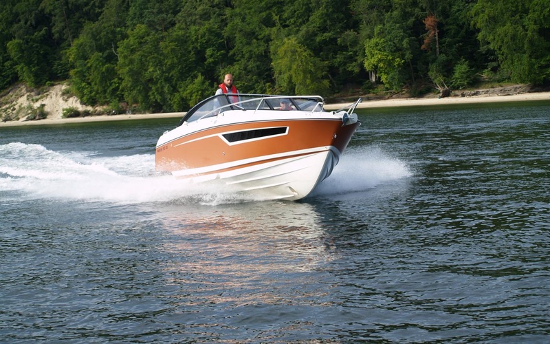 Parker 750 Day Cruiser