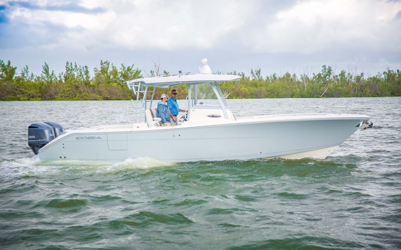Cobia 320 CC