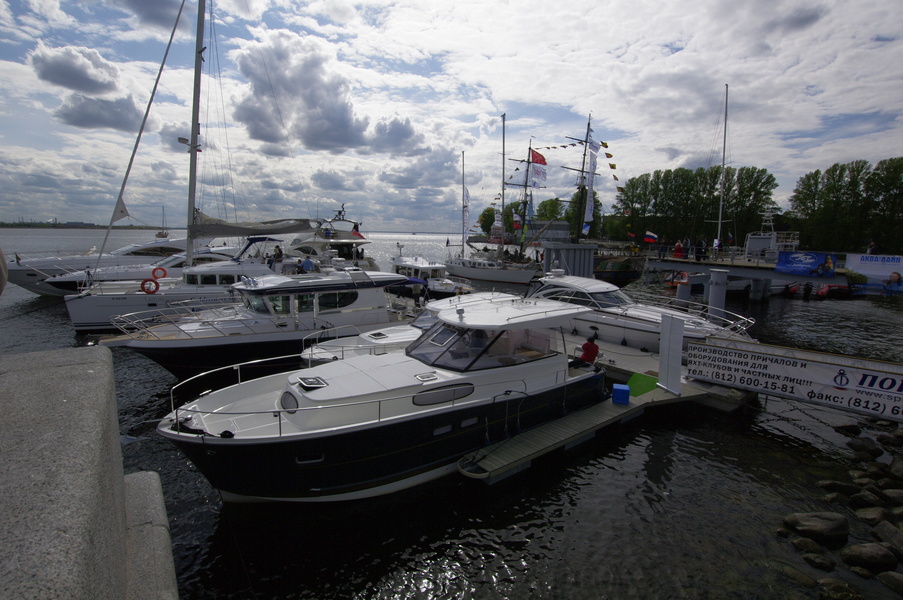 In the foreground is the Delphia 1050, behind which is the Delphia 800.