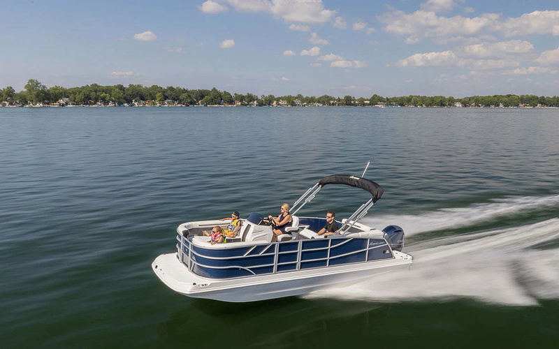 Hurricane FunDeck 2260