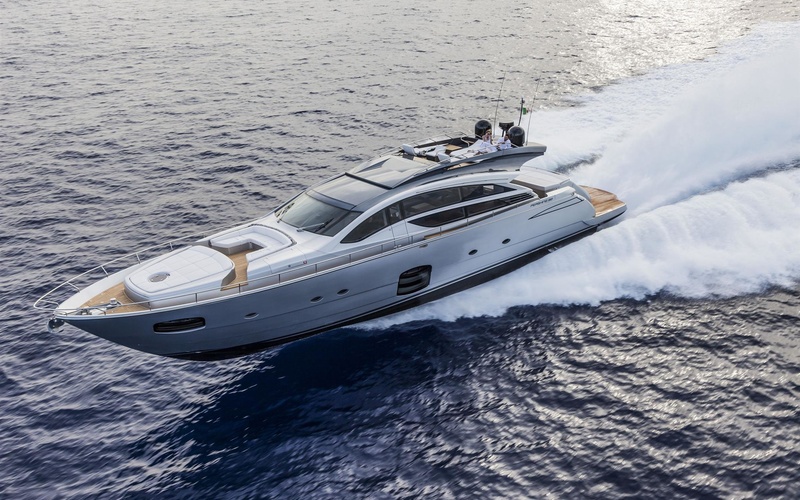 Pershing 82