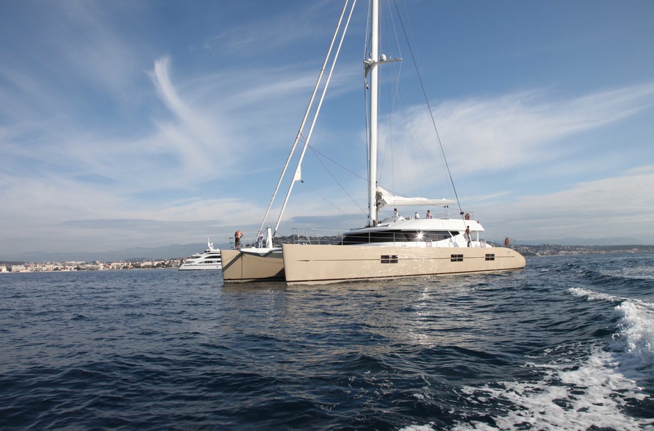 Yachts Industries  Black Swan