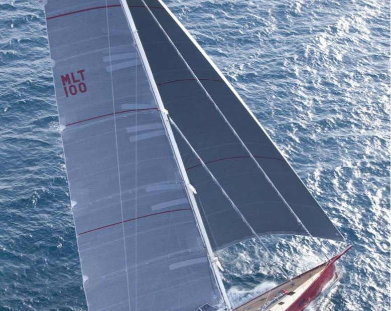 Maxi Dolphin Nomad IV