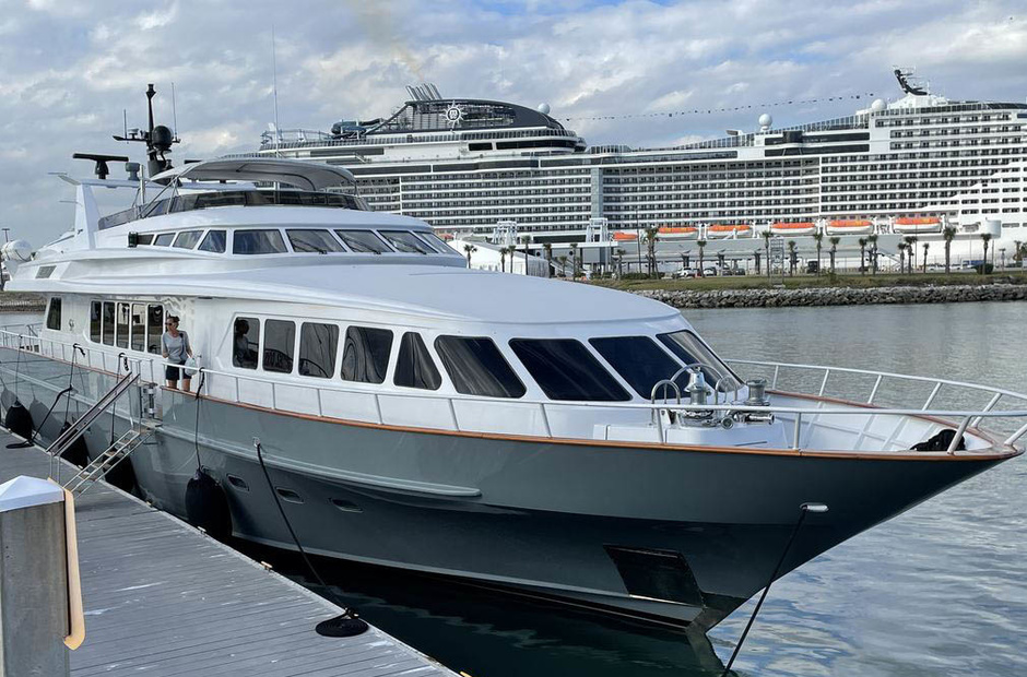 Trinity Yachts Ready II Play