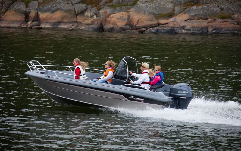 Yamarin Cross 46 Side Console