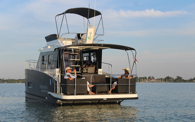 Cobra Futura 40 Electric