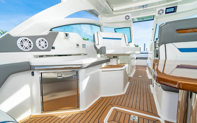 Tiara 34 LX