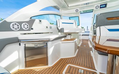 Tiara 34 LX
