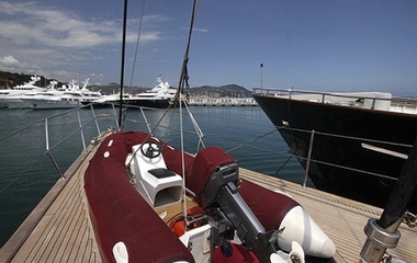 Perini Navi Malizia