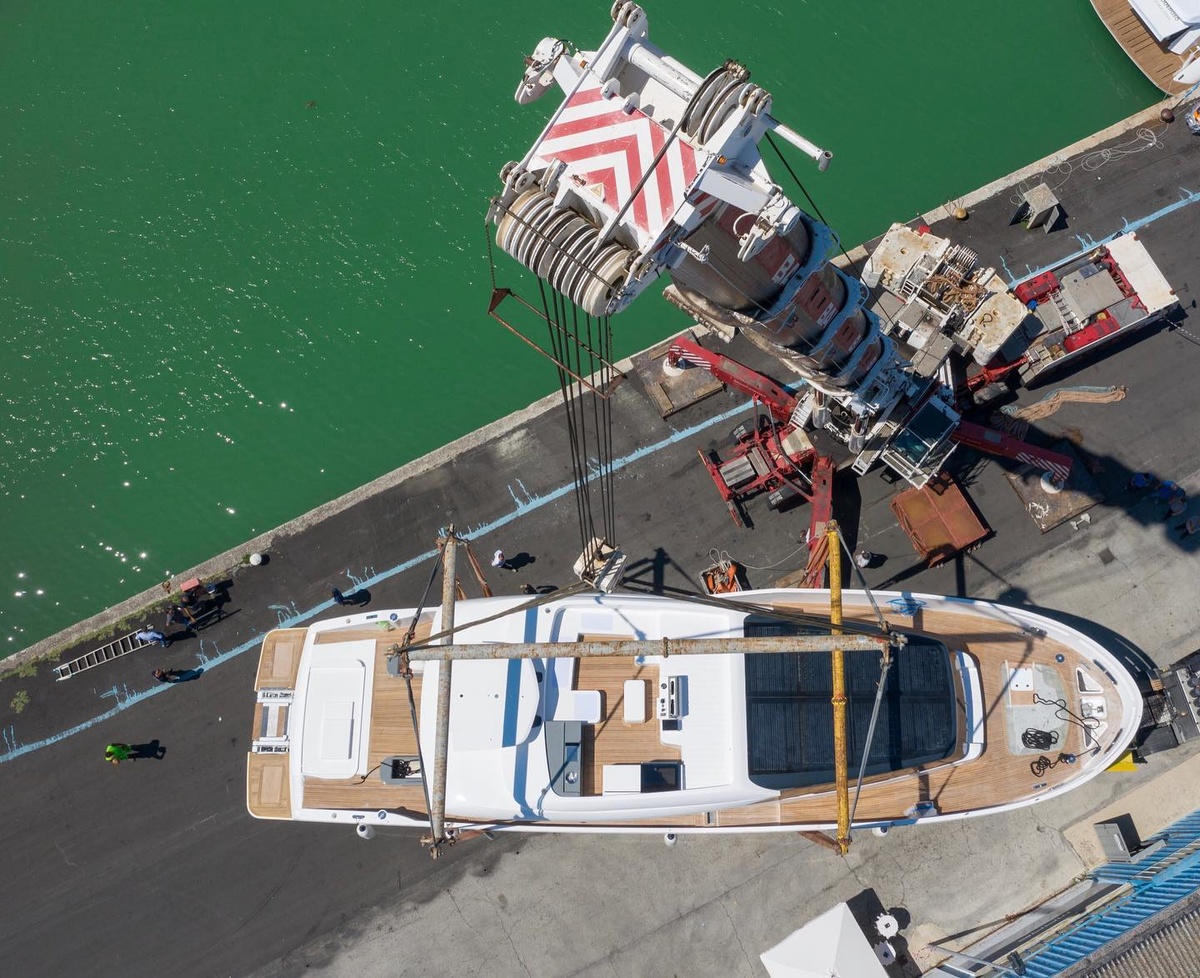 Extra Yachts