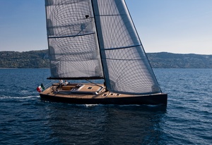 Luxury Sailing Yachts
