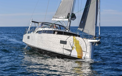 Alubat Ovni 370