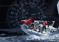 Елена Отекина с фото Team Provezza во время ЧМ Rolex TP52, буквально въезжающей в полотно черного паруса Team Sorcha, закрывшее весь задний план кадра, стала 3-им финалистом зрительского голосования конкурса Mirabaud.   
