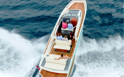 Cormate Chase 32