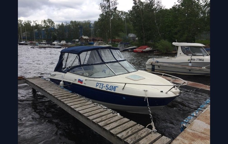 Bayliner 210 Deck Boat (2006)