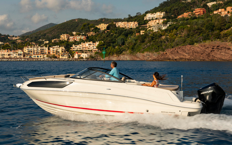 Bayliner VR6 Cuddy Outboard