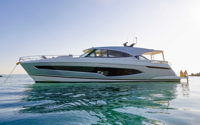 Riviera 6800 Sport Yacht Platinum Edition