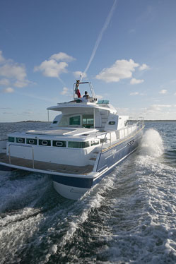 Lagoon Power 43