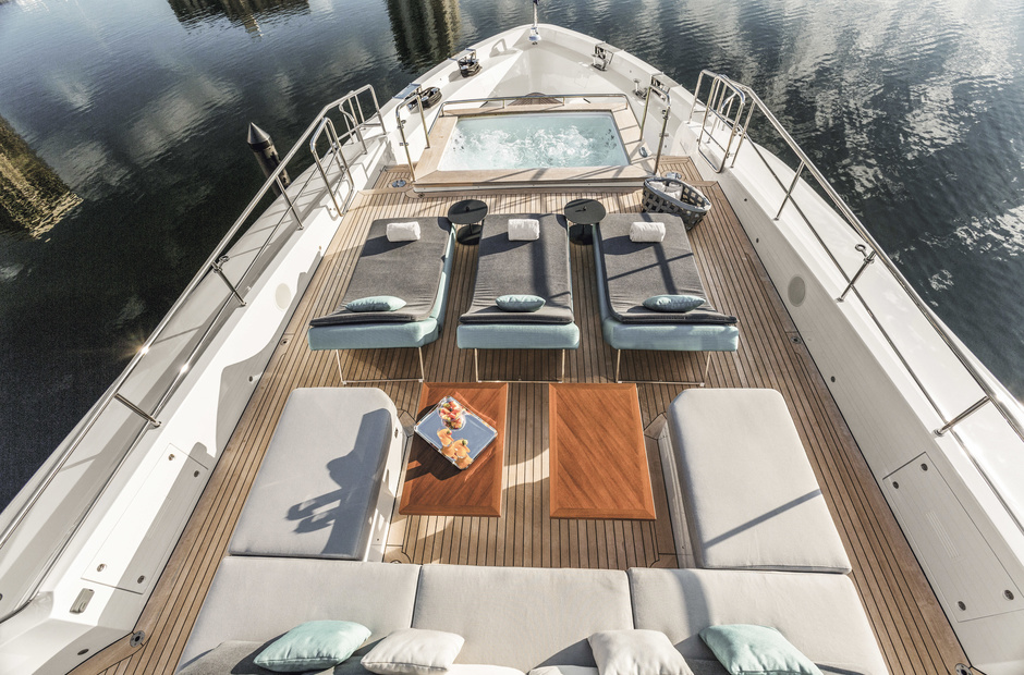 Benetti Mr. Loui