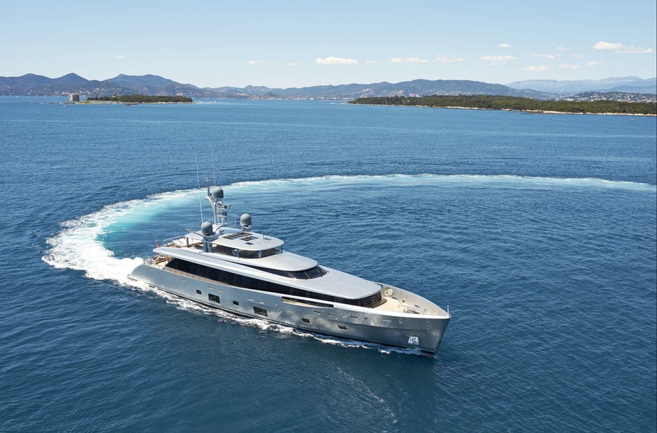 Feadship Como
