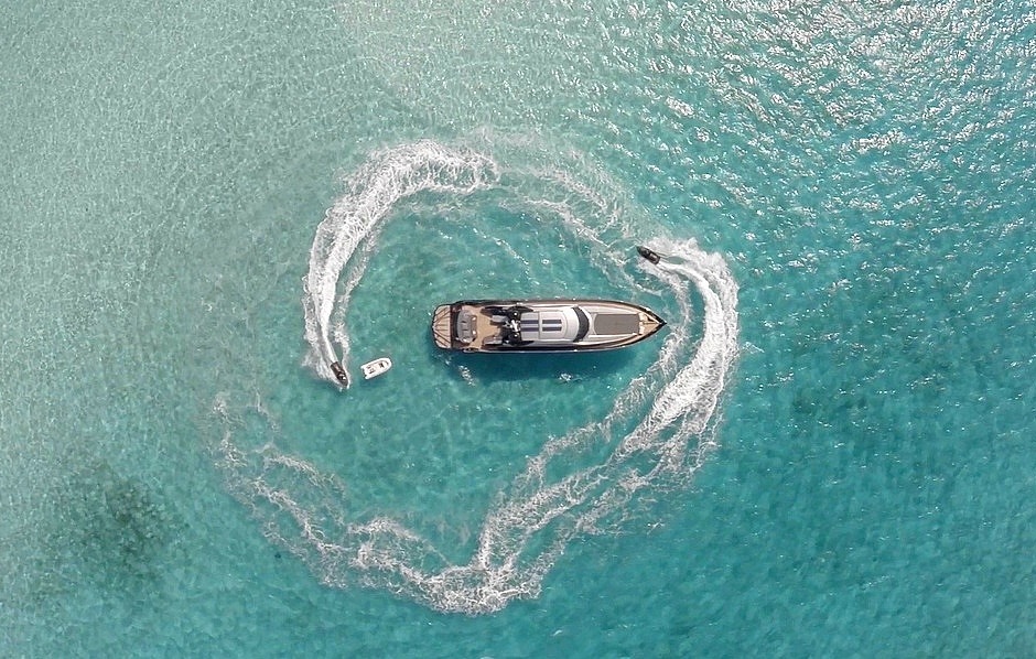 Sunseeker Murcielago
