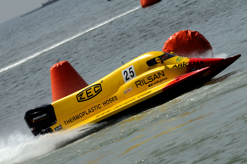 Under number 25, Italian Paolo Zantelli.