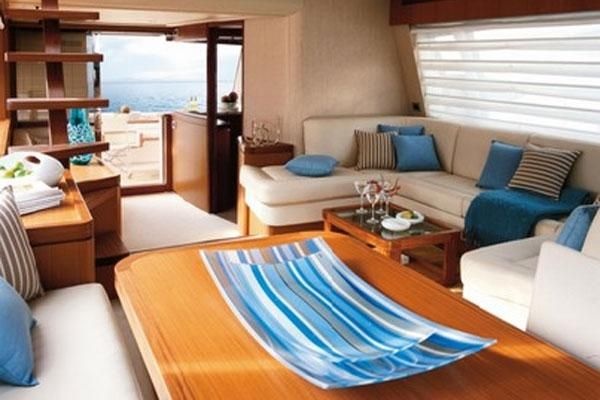 Ferretti 592