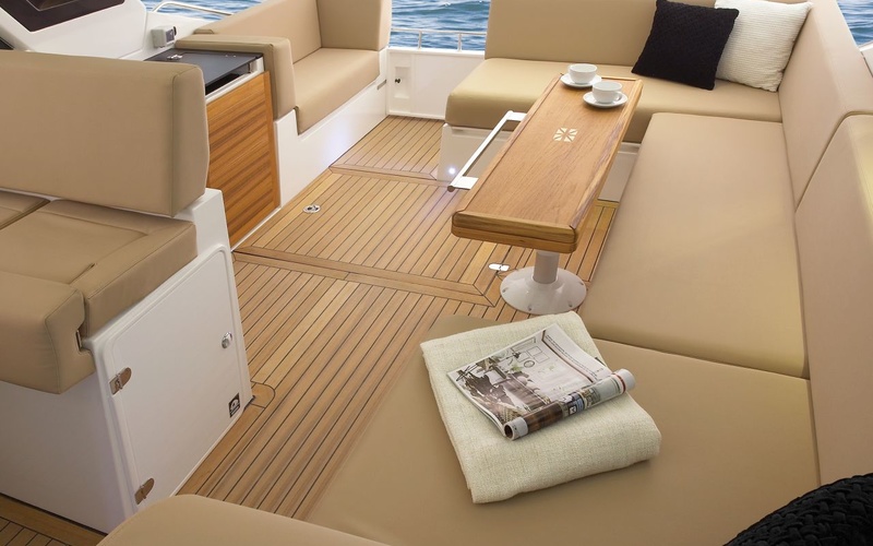 Sealine S380
