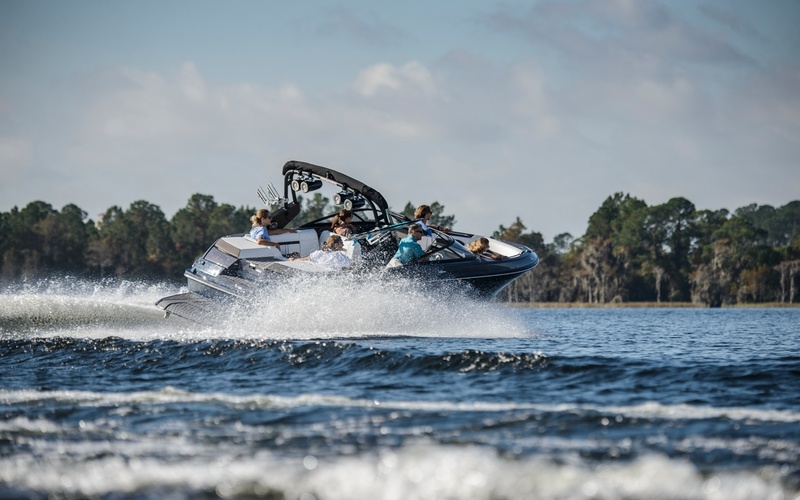 Sea Ray W230 SLX