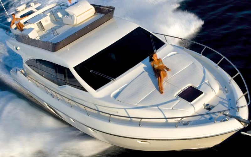 Ferretti 530