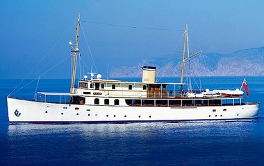 Camper & Nicholsons  Fair Lady