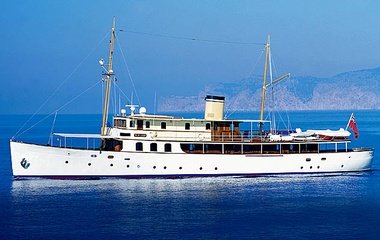 Camper & Nicholsons  Fair Lady