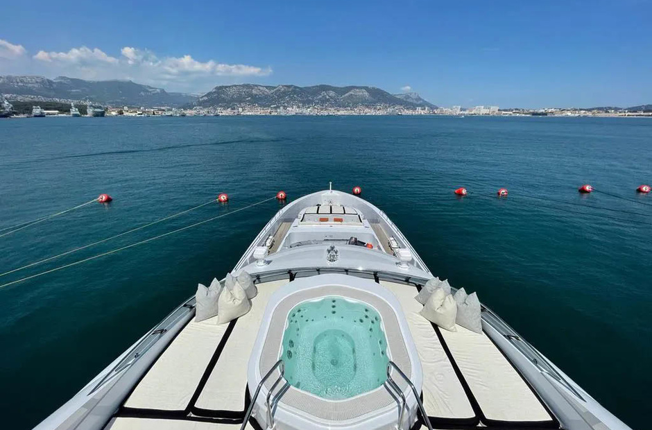 Heesen Rocket
