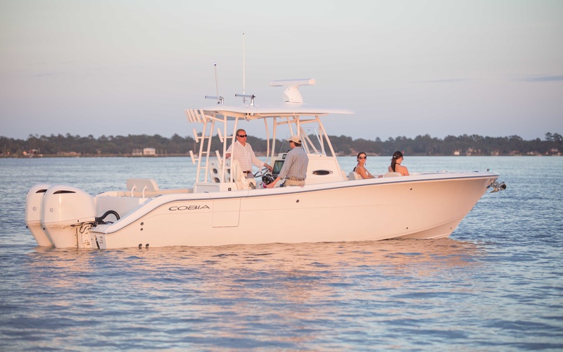 Cobia 301 CC