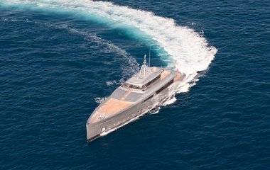 Perini Navi Falco Moscata