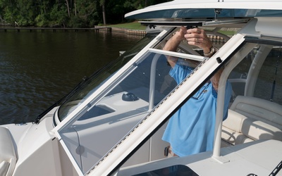 Grady-White Freedom 325