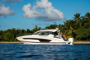 Four Winns Vista 355 Coupe OB