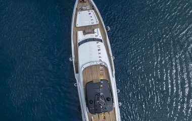 Custom Line Queen J III
